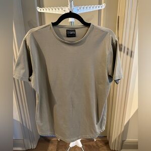 Cuts AO Curve-Hem Tee (m)